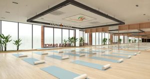 Phòng yoga rộng thoáng